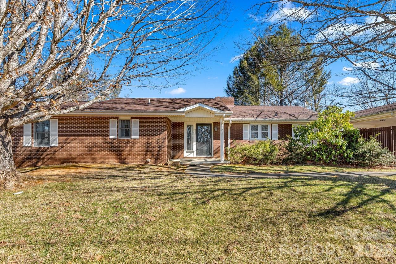 800 Mountain View Rd., Mars Hill, NC 28754