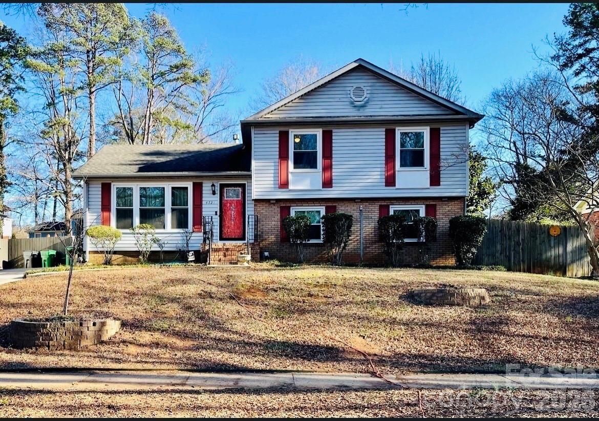 4721 Farm Pond Ln., Charlotte, NC 28212