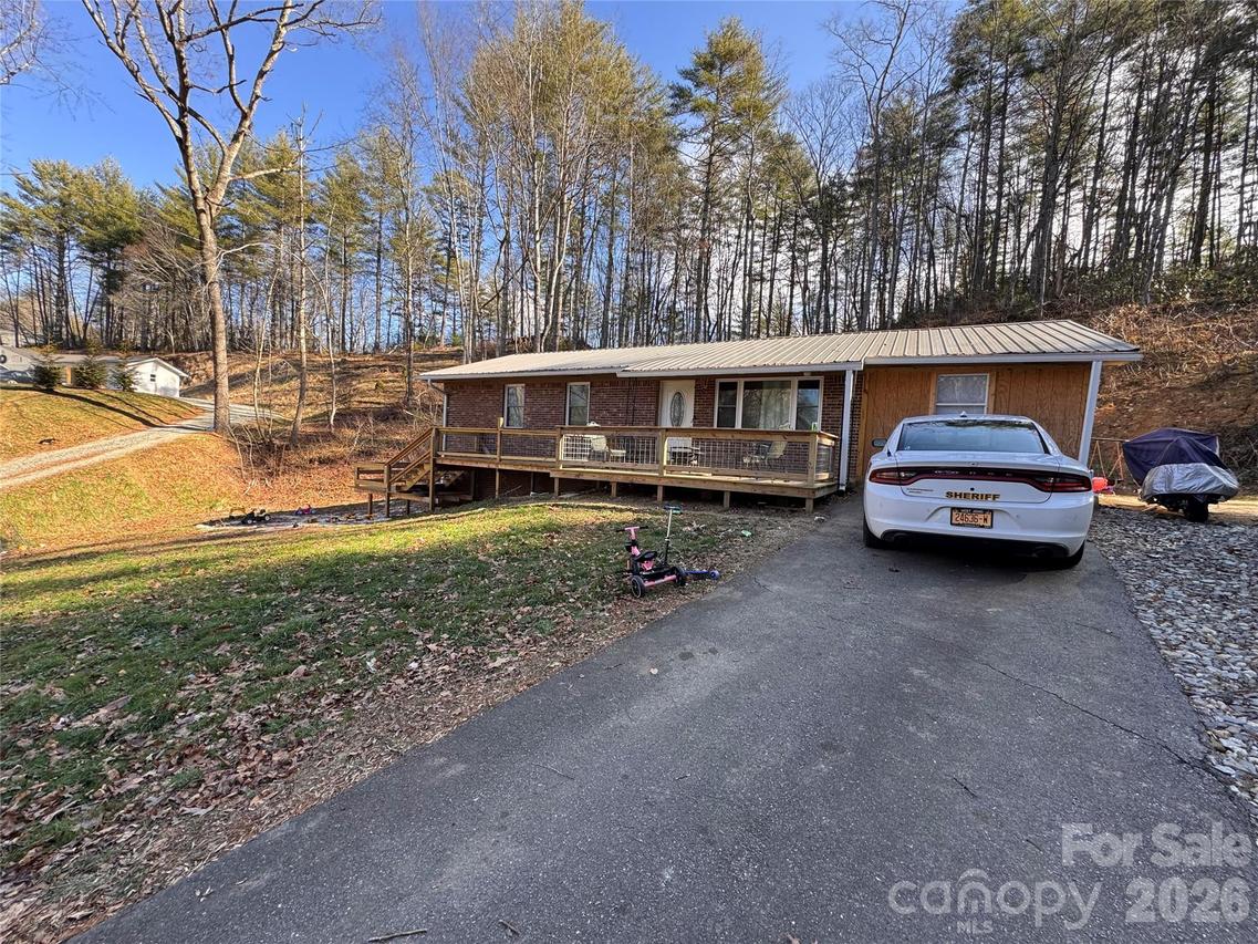 551 W Fort Hill Rd., Robbinsville, NC 28771