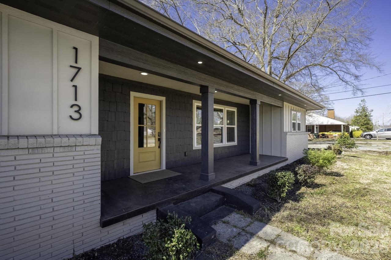 1713 Davis Park Rd., Gastonia, NC 28052