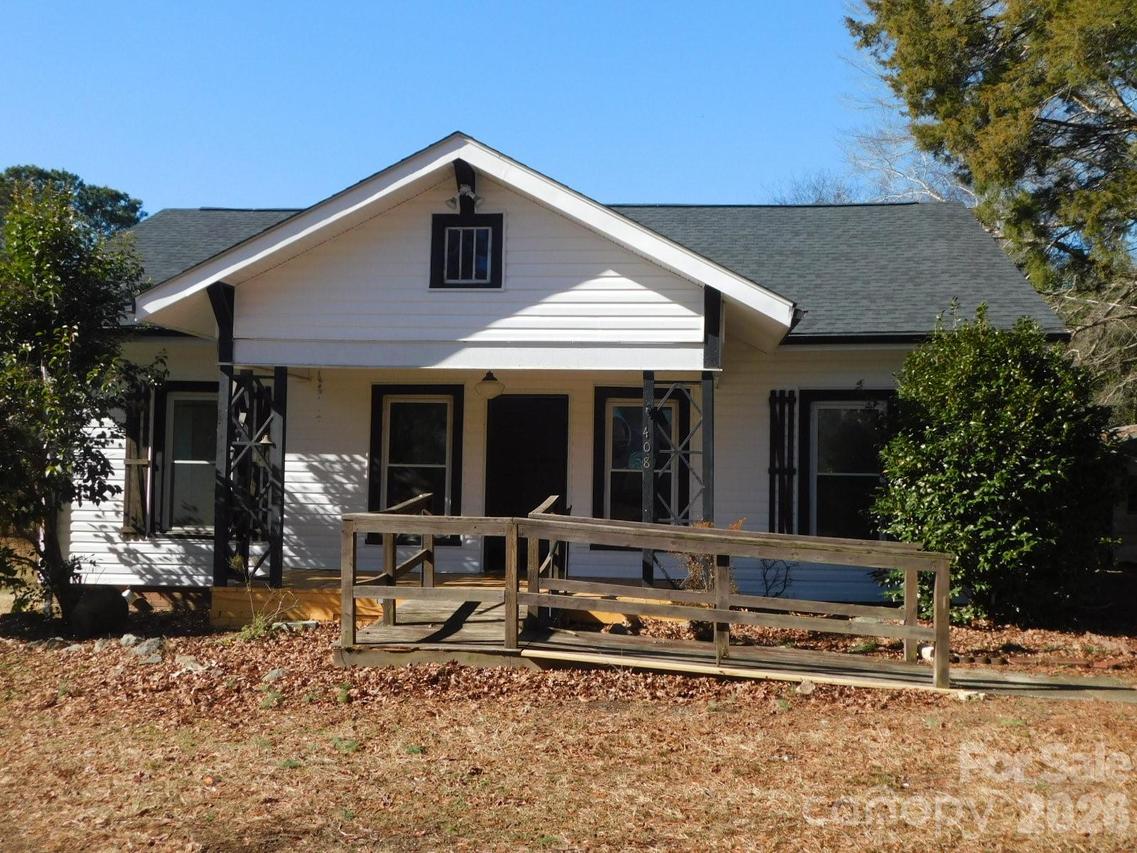 408 S Wadesboro Blvd., Mount Gilead, NC 27306