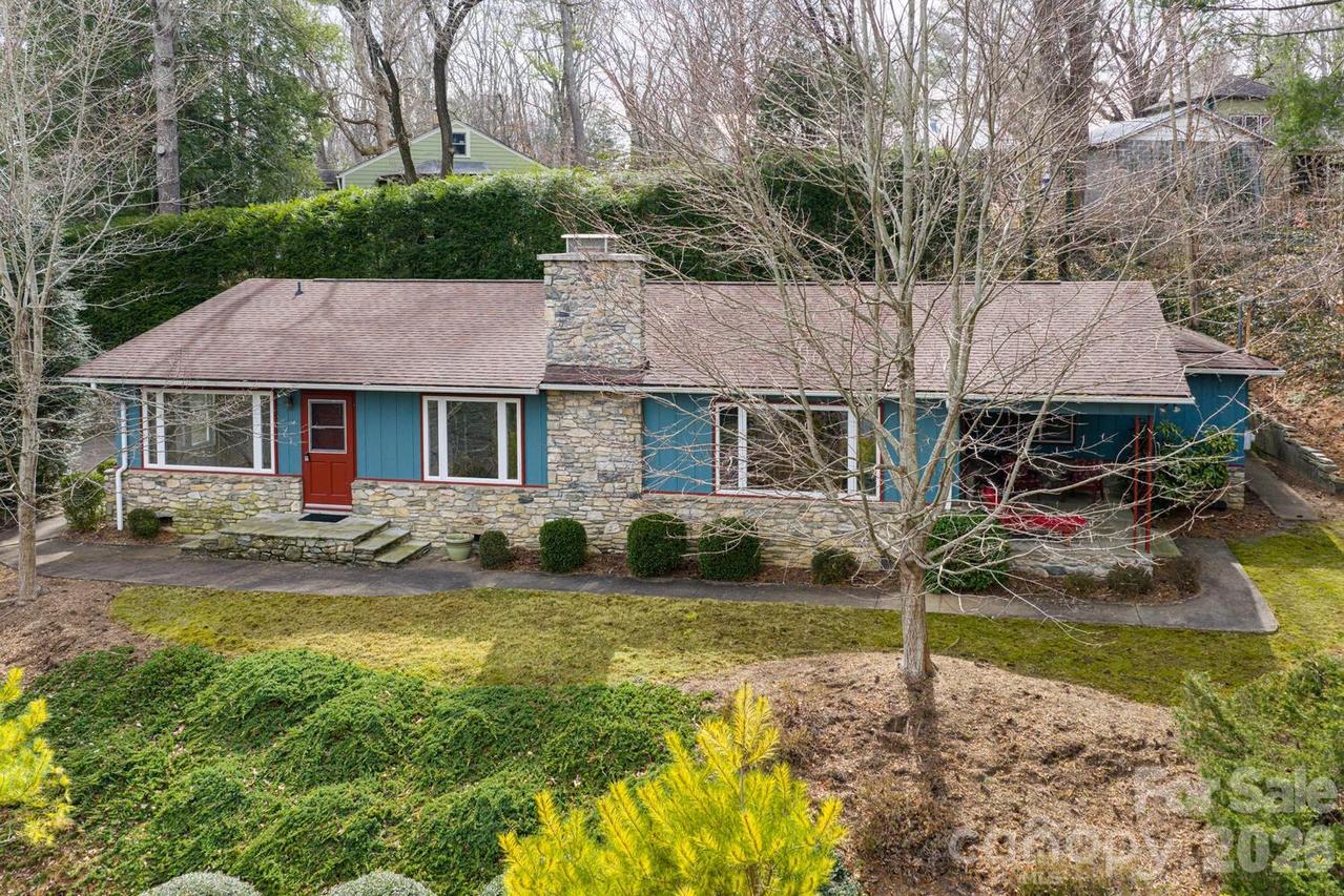 180 Lakewood Dr., Asheville, NC 28803