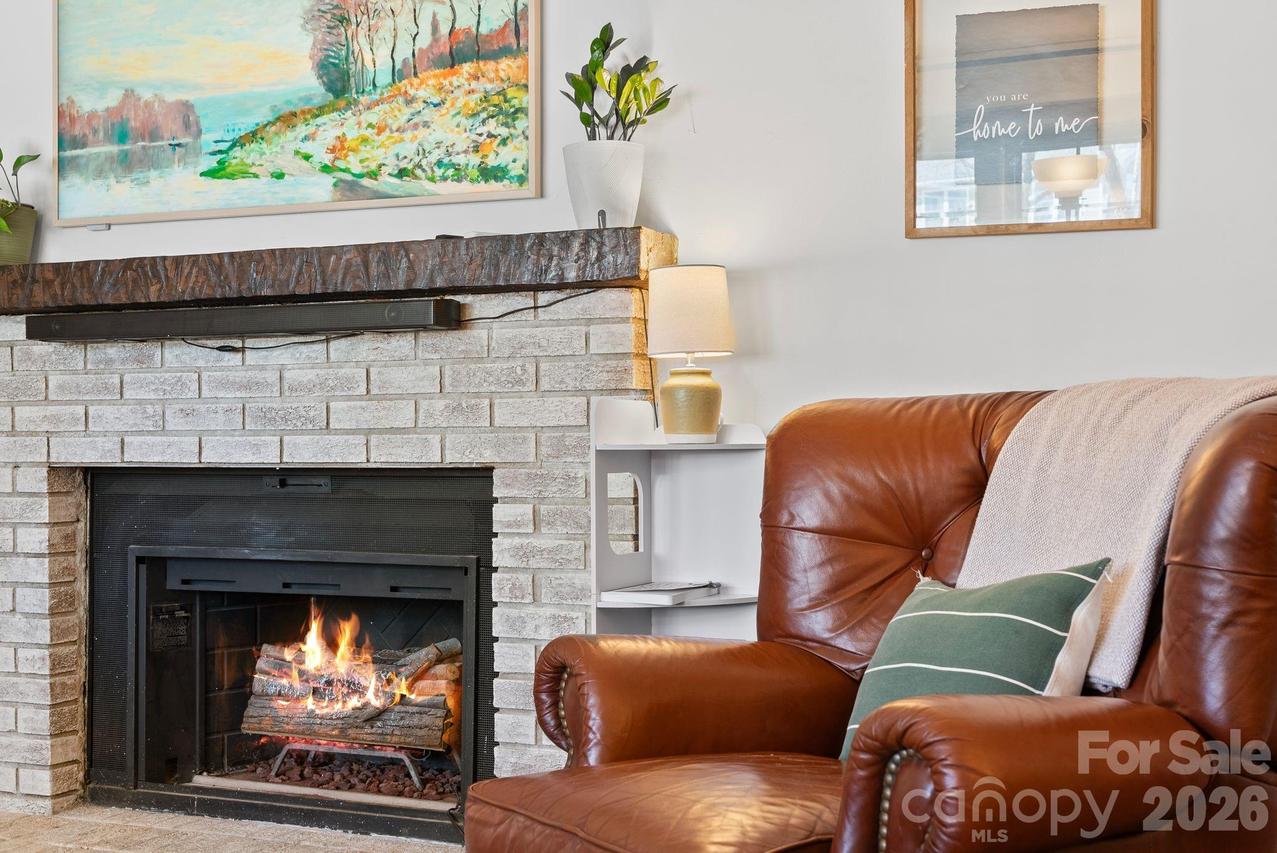 345 Kingswood Dr., Hendersonville, NC 28792