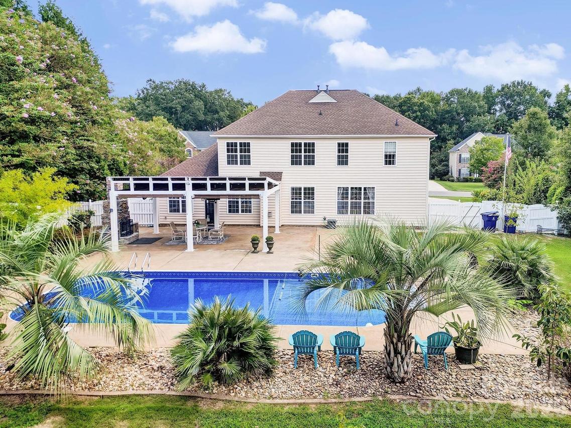 2210 Legacy Oak Dr., Waxhaw, NC 28173