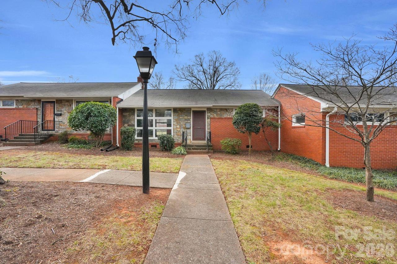 4623 Woodlark Ln., Charlotte, NC 28211