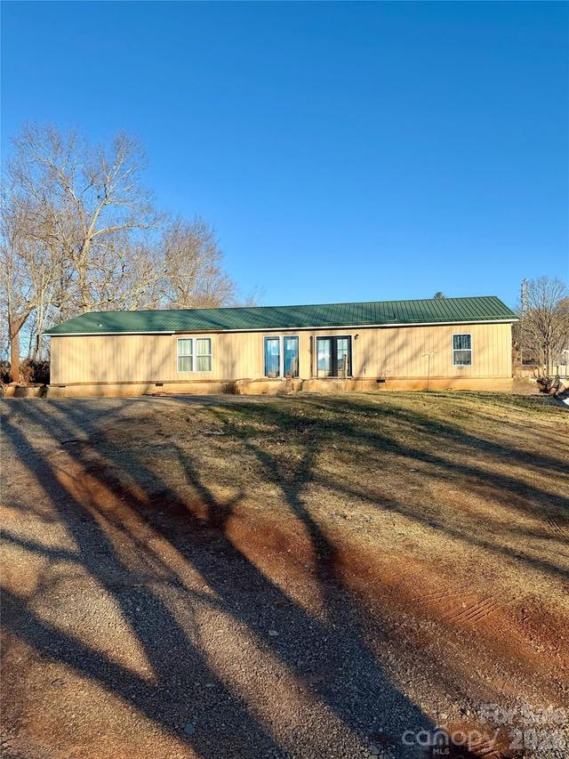 600 Scottdale Rd., Canton, NC 28716