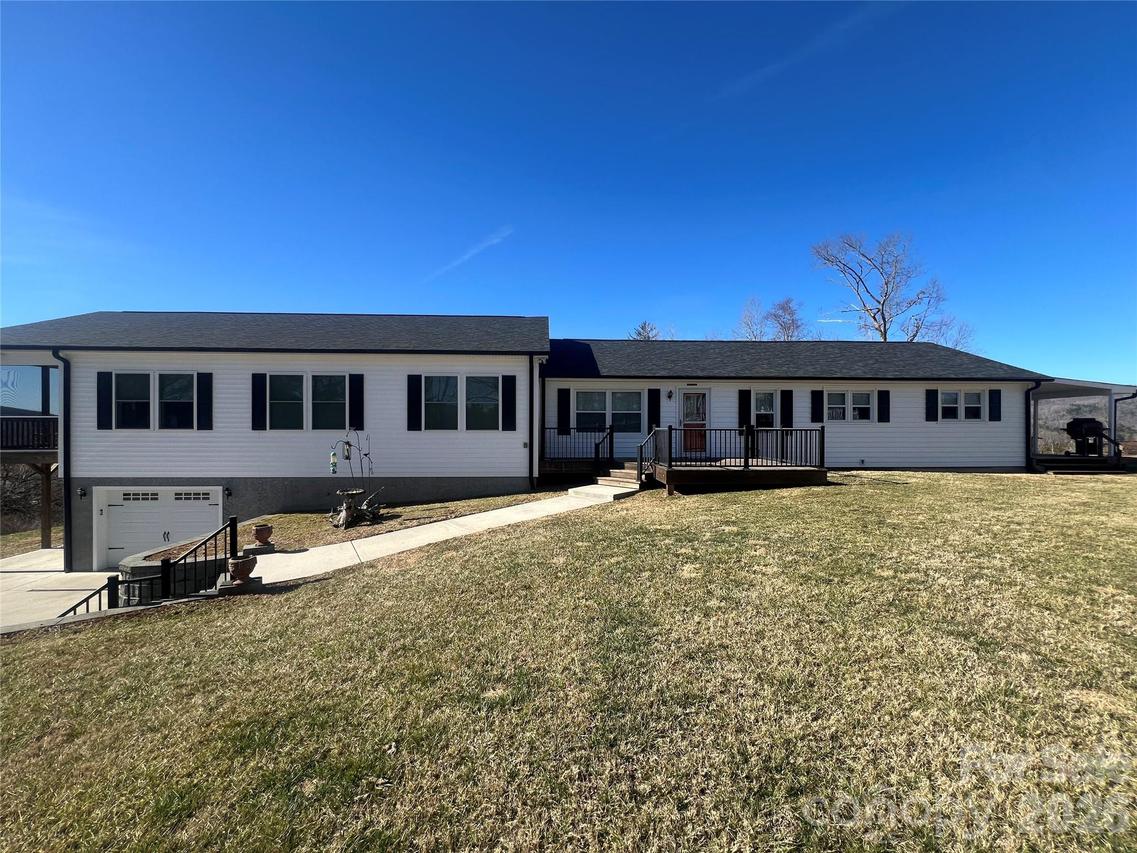 1086 Carters Ridge Rd., Spruce Pine, NC 28777