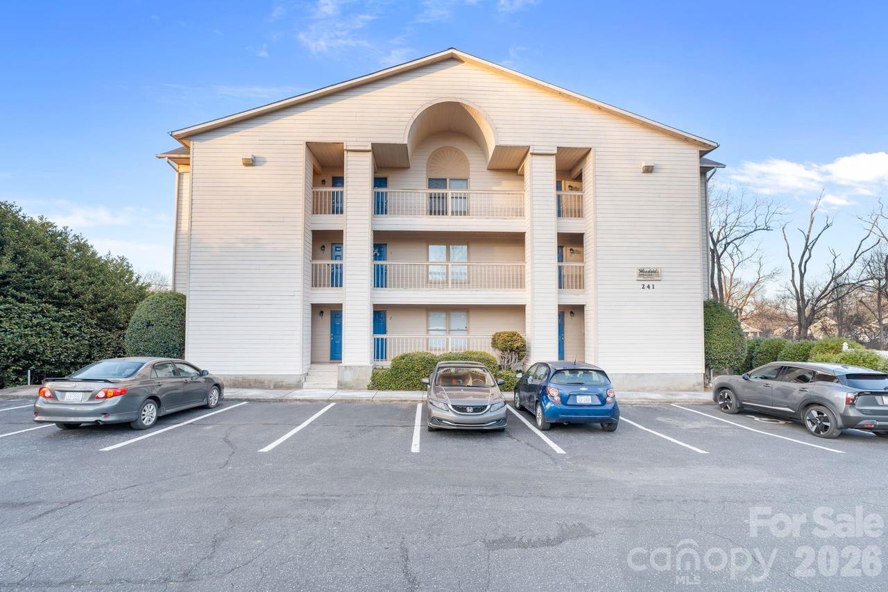 241 16th Ave., Hickory, NC 28601