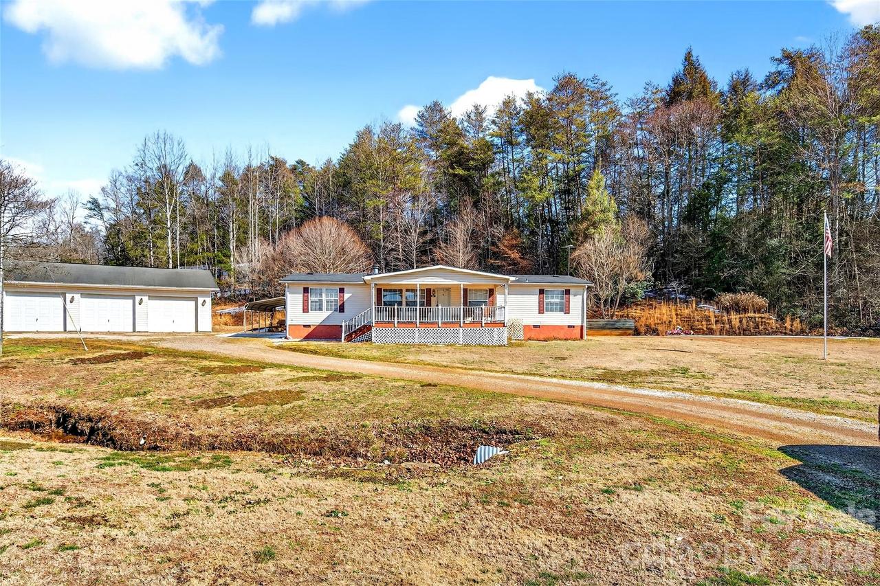 60 Buttercup Ln., Marion, NC 28752