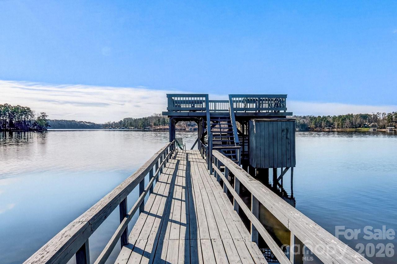 254 N Shoreline Dr., New London, NC 28127