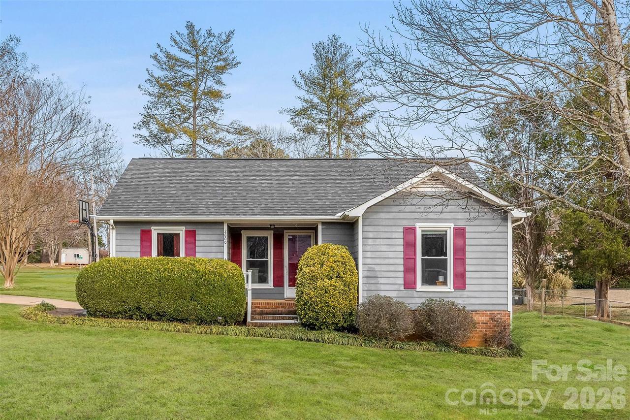 2600 Castlewood Dr., Gastonia, NC 28056