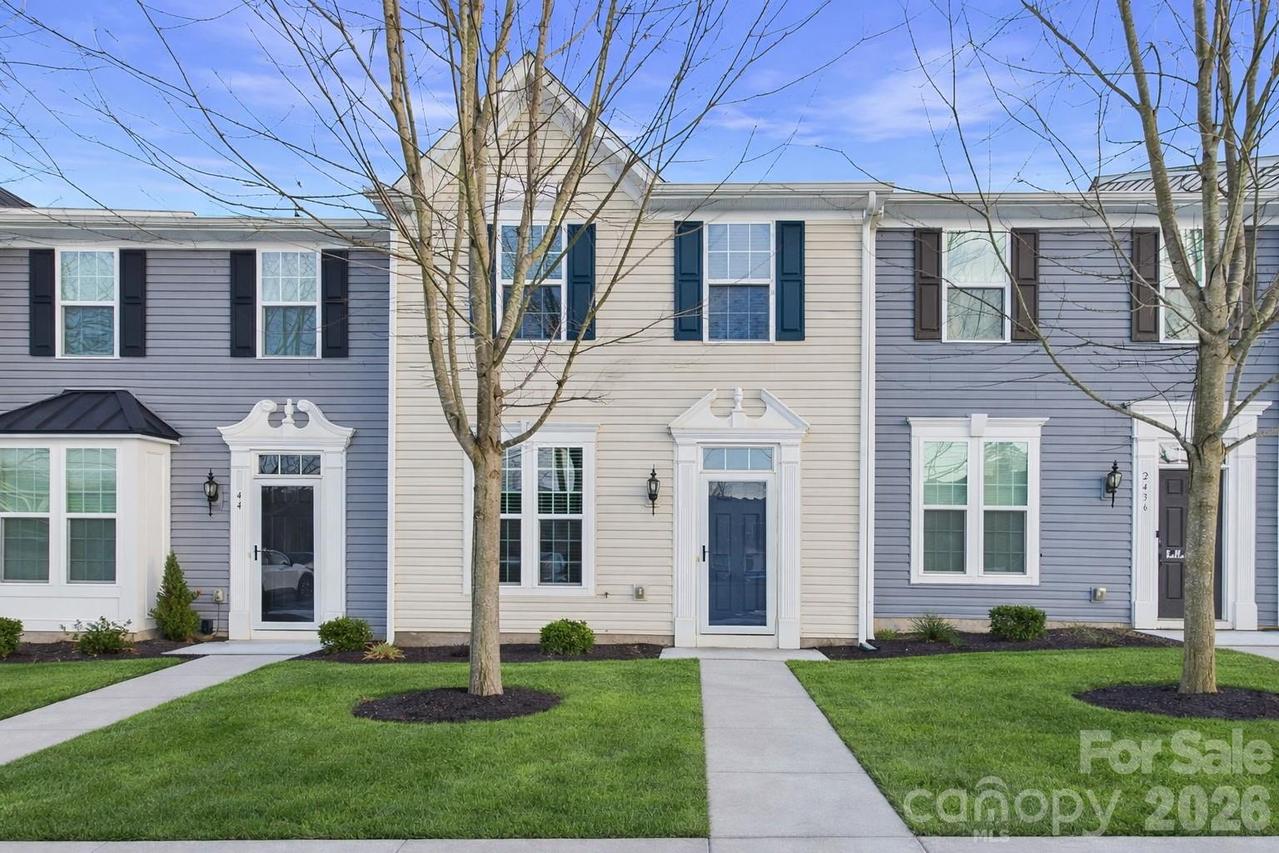 2440 Mariners Cove Ln., Denver, NC 28037
