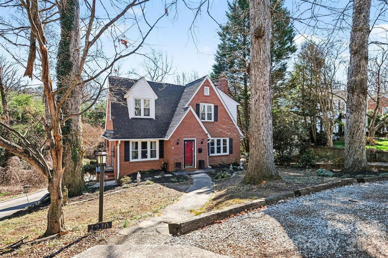 1210 Oakwood Ave., Gastonia, NC 28052