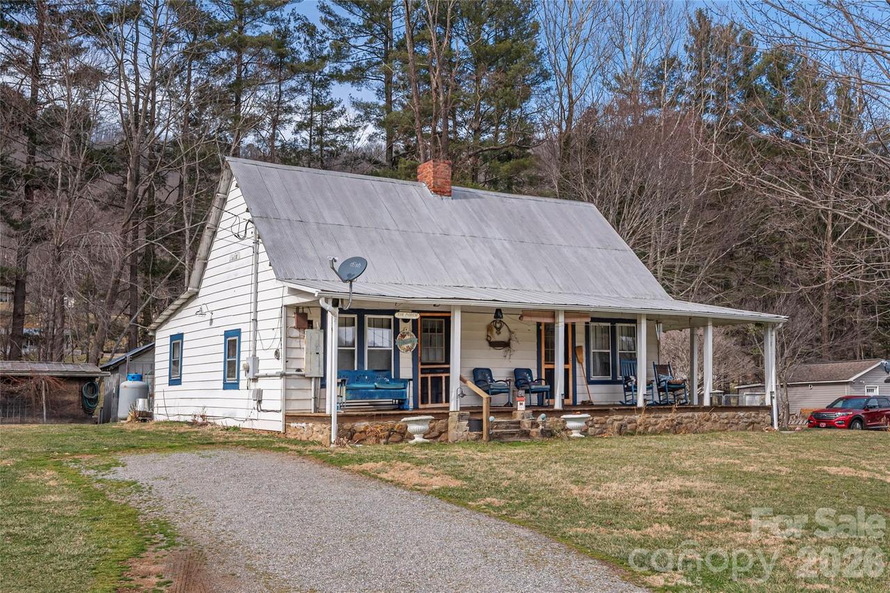 1496 Allens Creek Rd., Waynesville, NC 28786