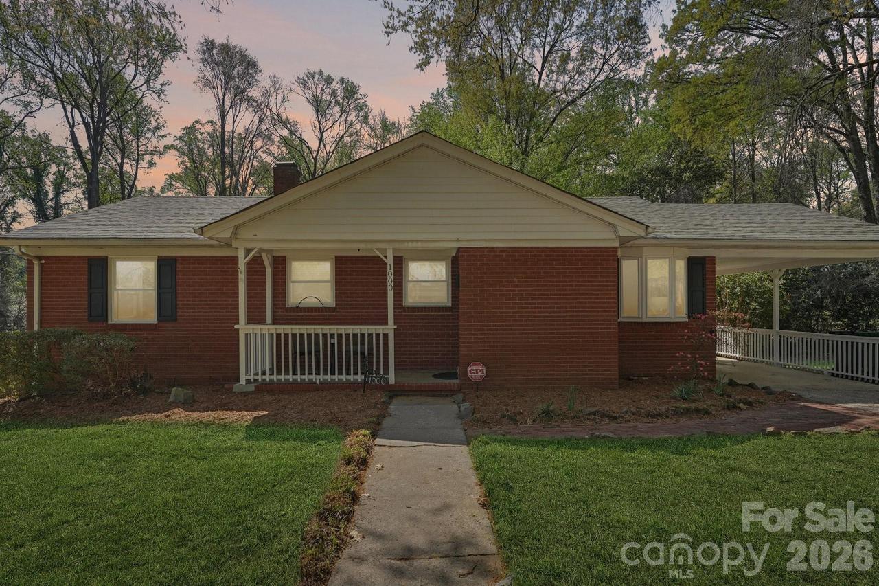 1000 Hickory Nut St., Charlotte, NC 28205