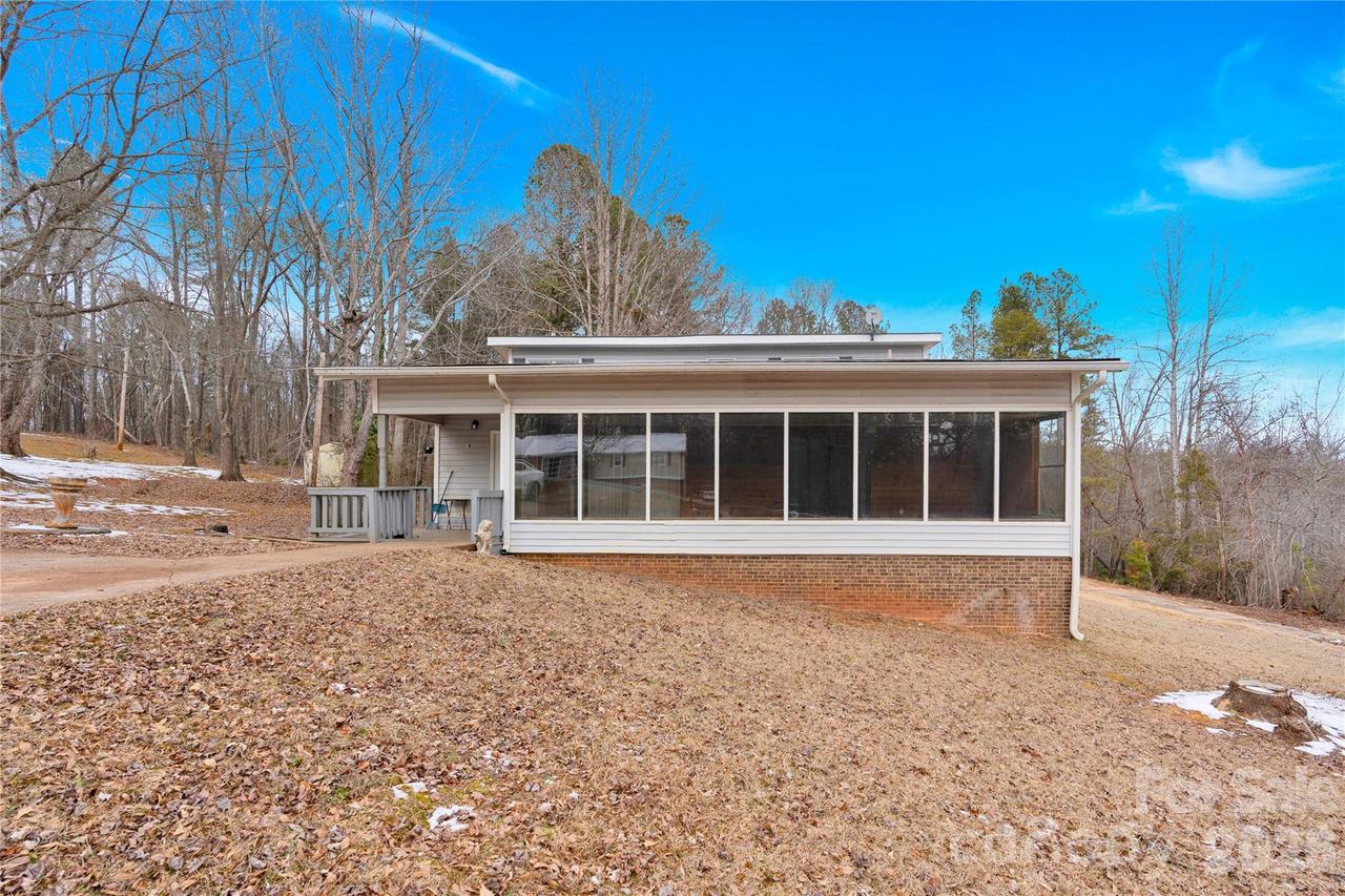 229 Riverhills Dr., Forest City, NC 28043