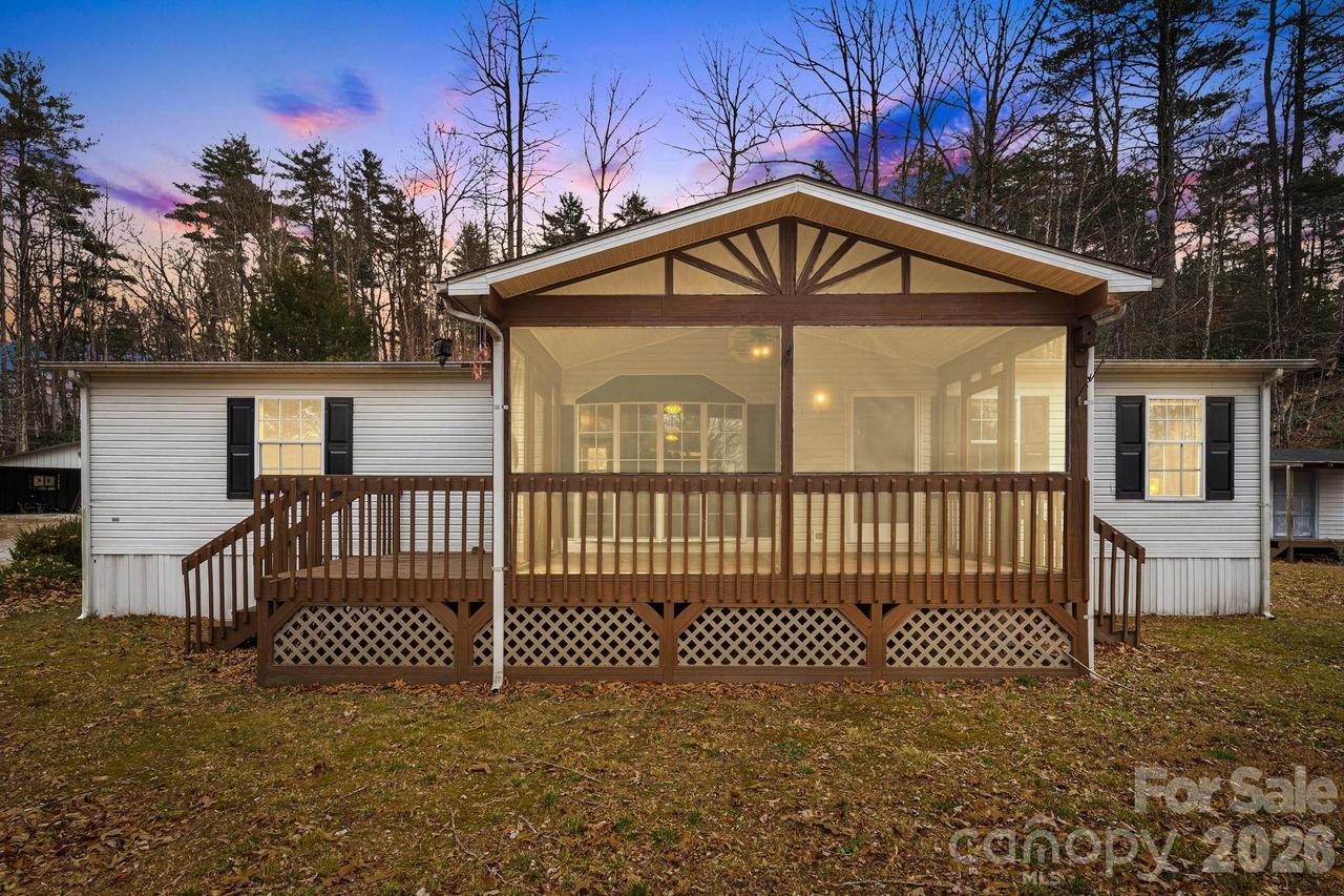 106 Avian Ct., Brevard, NC 28712