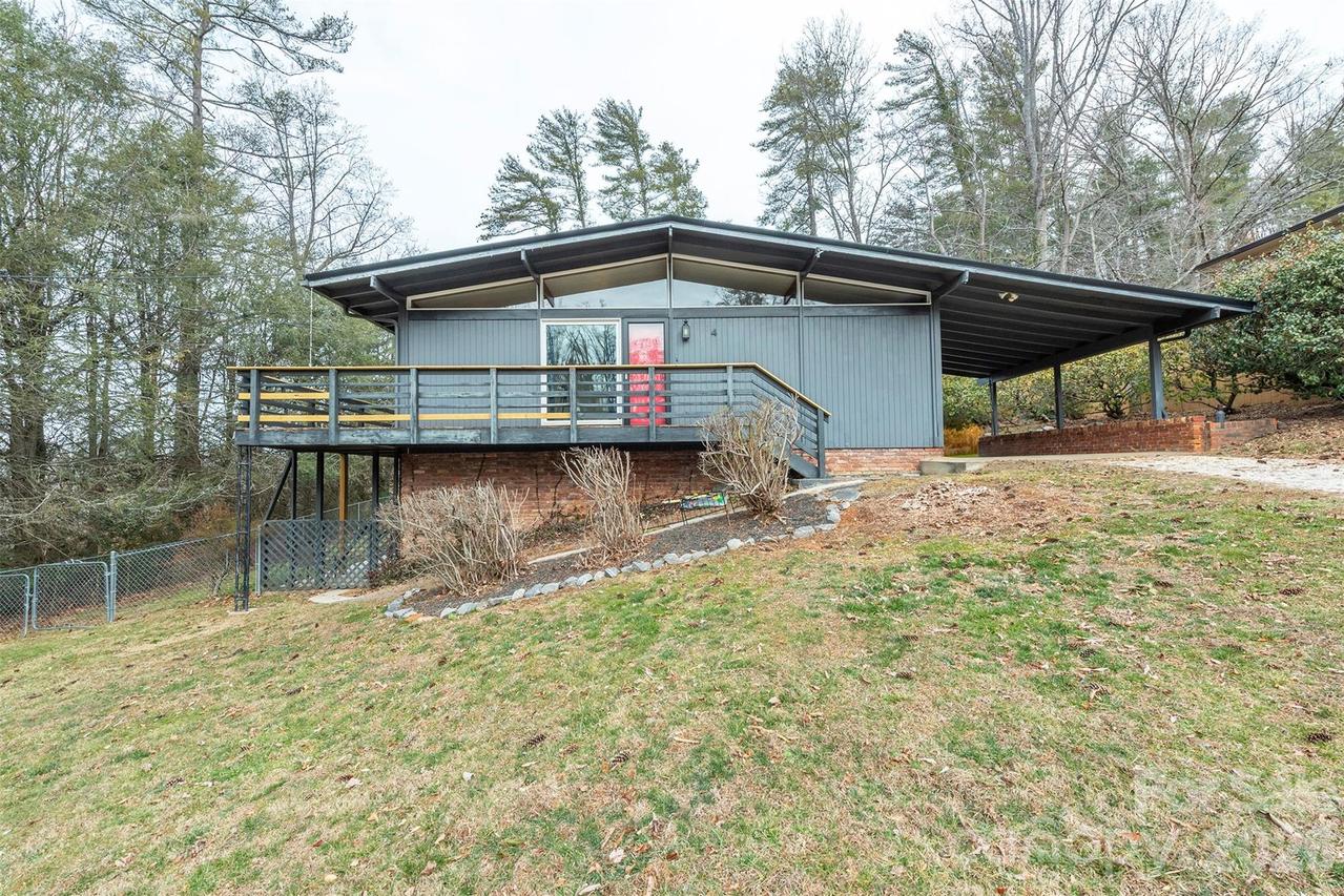 4 Stockwood Rd., Asheville, NC 28803