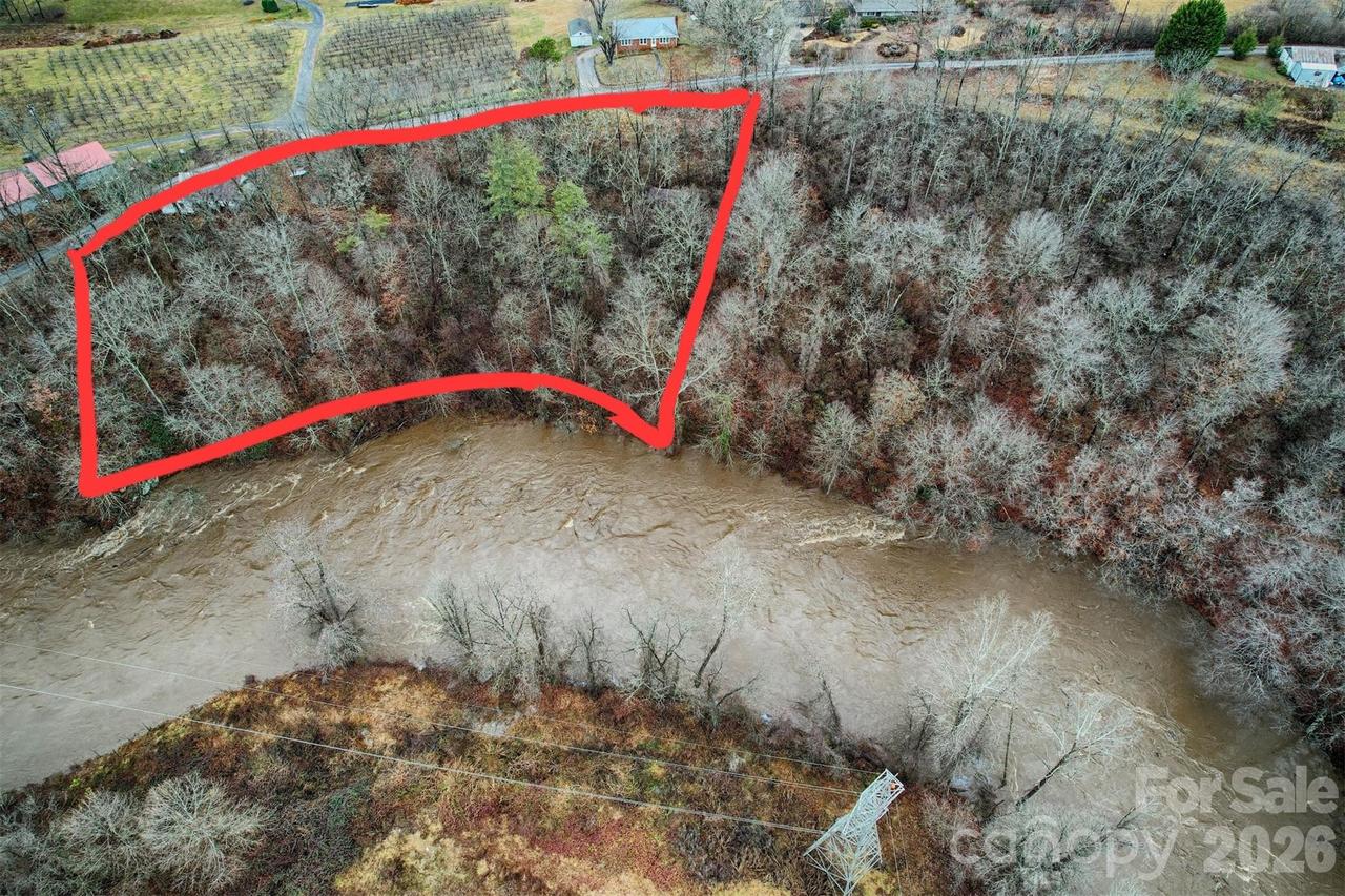 415 Pigeon Ford Rd., Canton, NC 28716