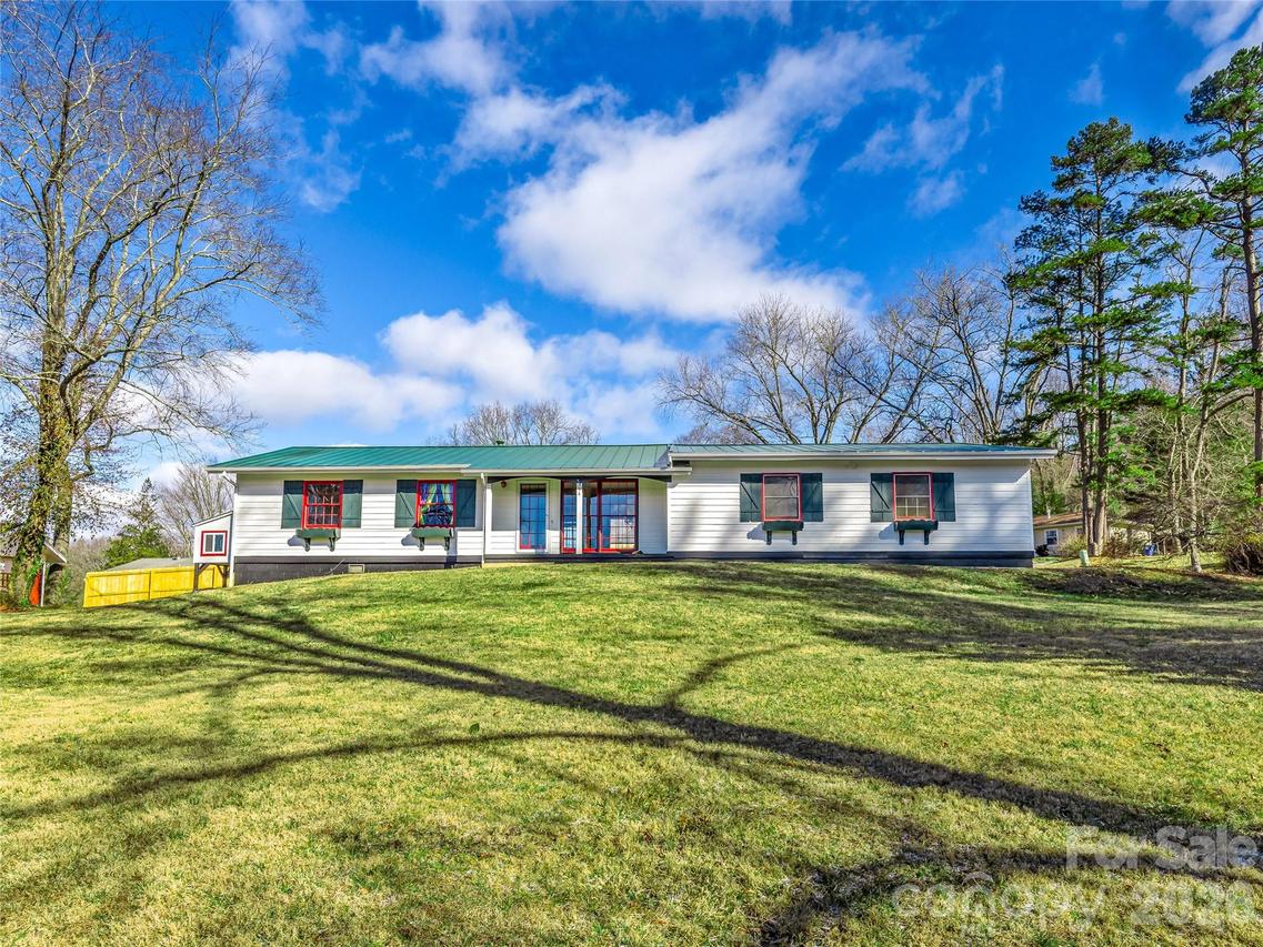 34 Southwicke Dr., Arden, NC 28704