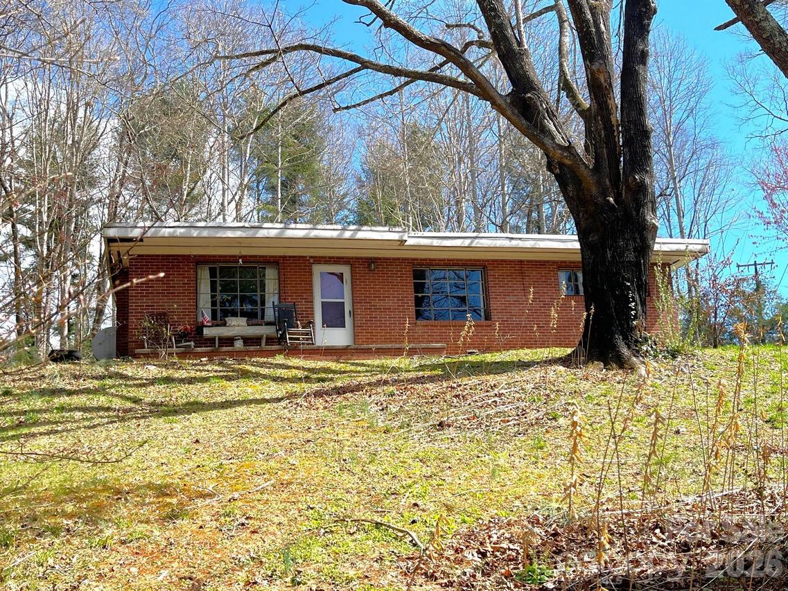 579 Lakey Gap Rd., Black Mountain, NC 28711