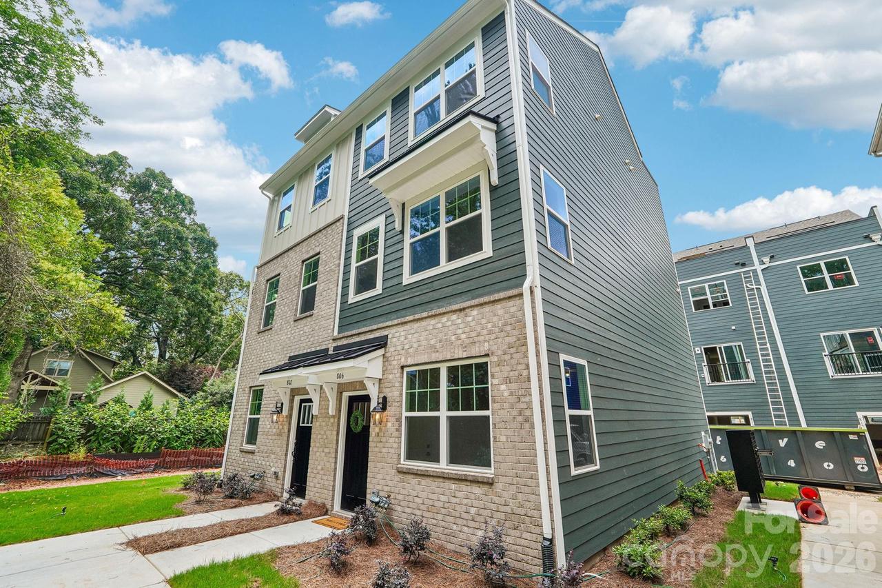 806 Hammers Ln., Charlotte, NC 28205