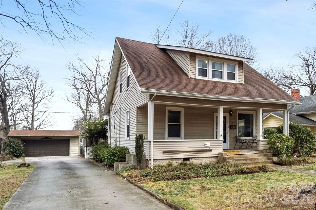 222 N Yadkin Ave., Spencer, NC 28159