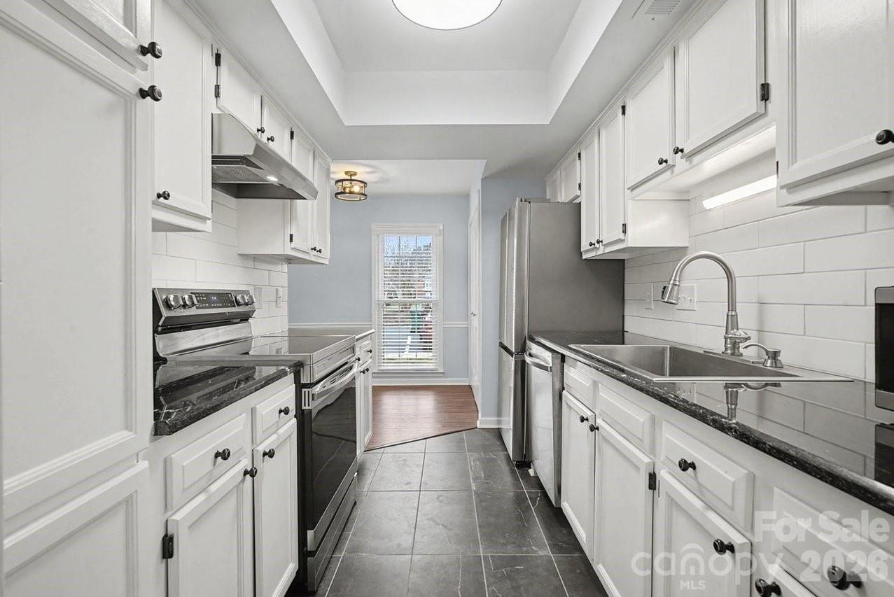9241 N Vicksburg Park Ct., Charlotte, NC 28210