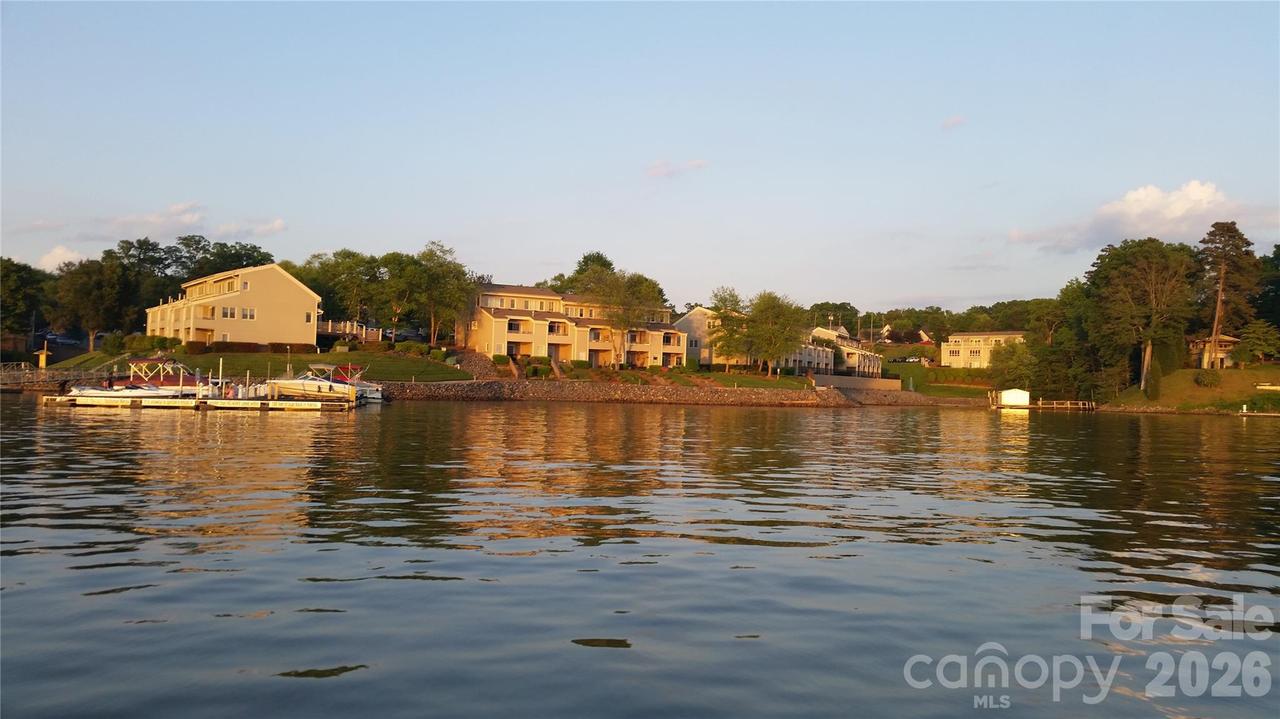 14526 Waterside Dr., Charlotte, NC 28278