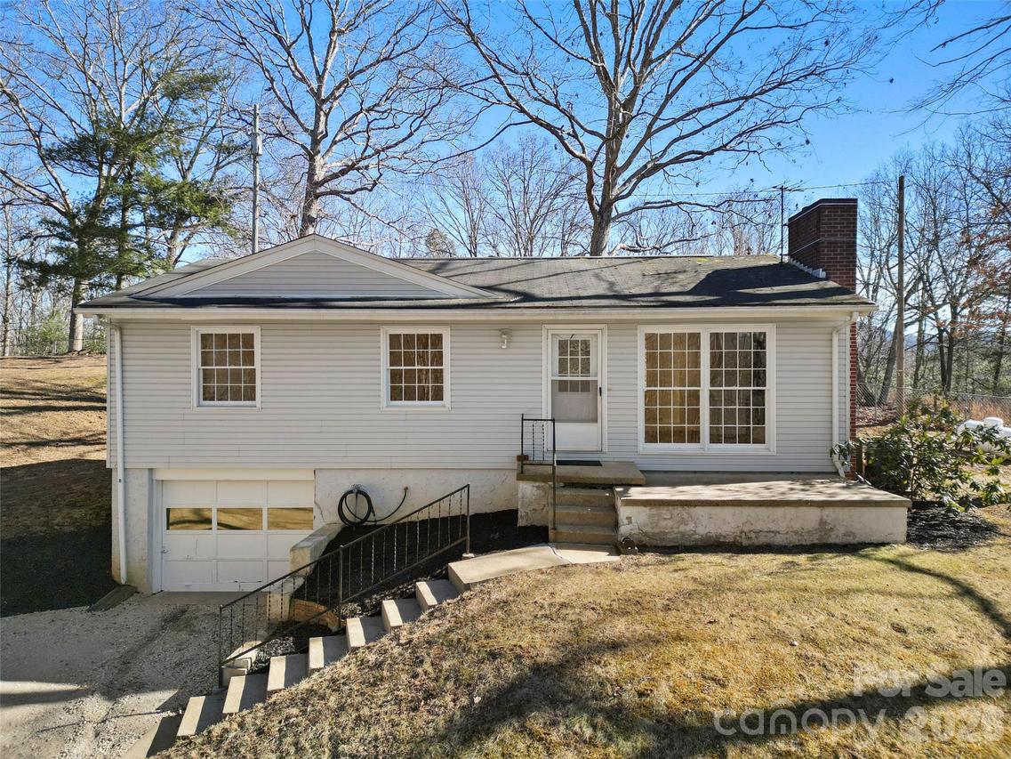 76 Maple Springs Rd., Asheville, NC 28805