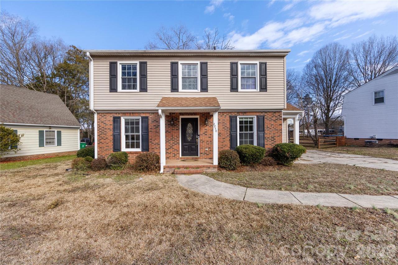 2240 Lawton Bluff Rd., Charlotte, NC 28226