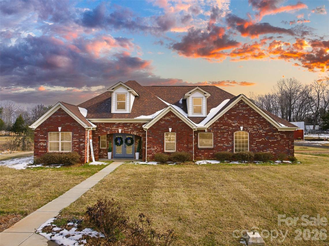 210 Florham Dr., Dallas, NC 28034