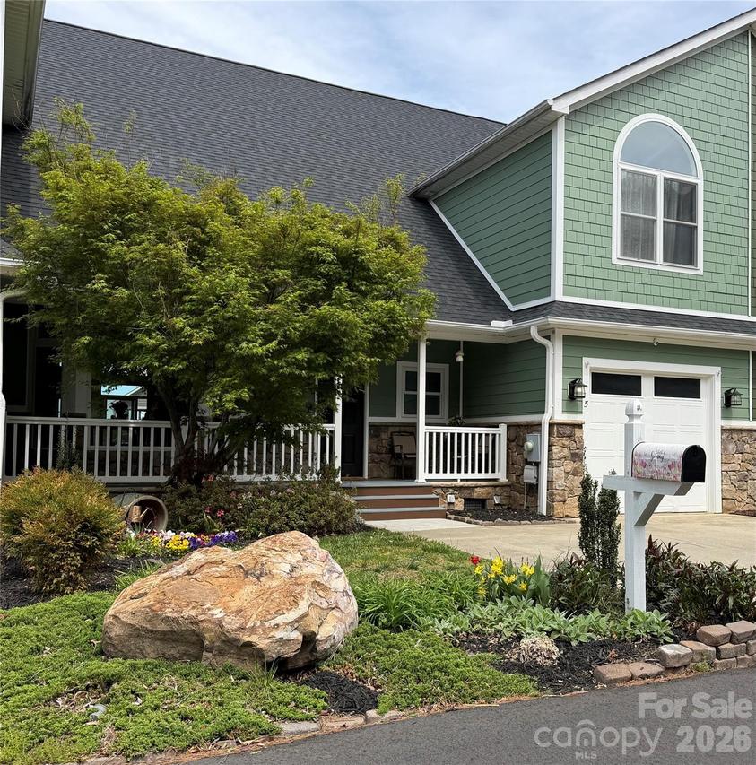 5 Gemini Heights, Weaverville, NC 28787