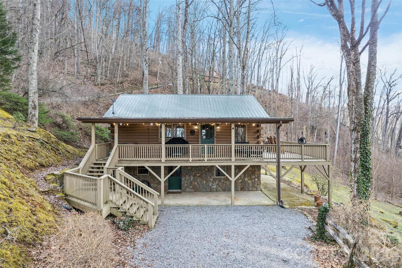 10 Zenith Dr., Waynesville, NC 28785