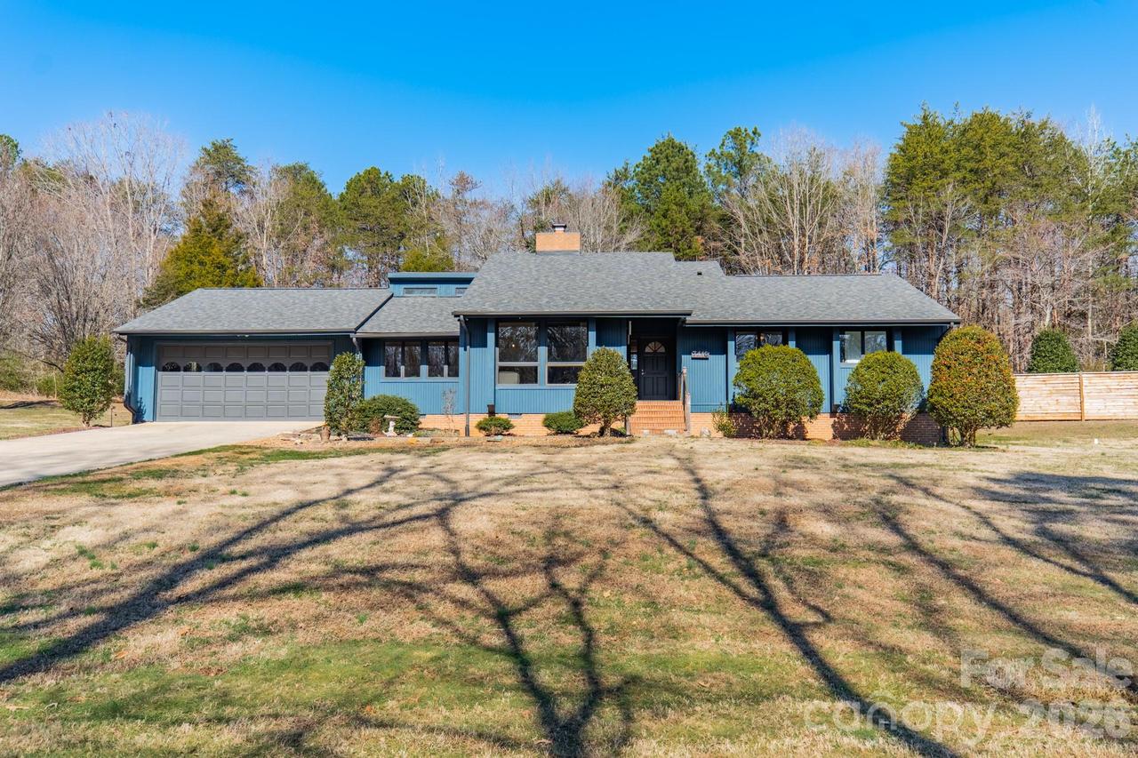 7416 Whitewash Tr., Sherrills Ford, NC 28673