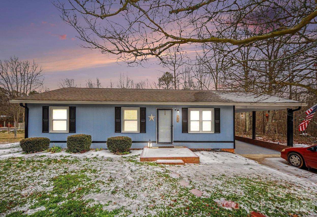 202 Mauney Farm Rd., Cherryville, NC 28021