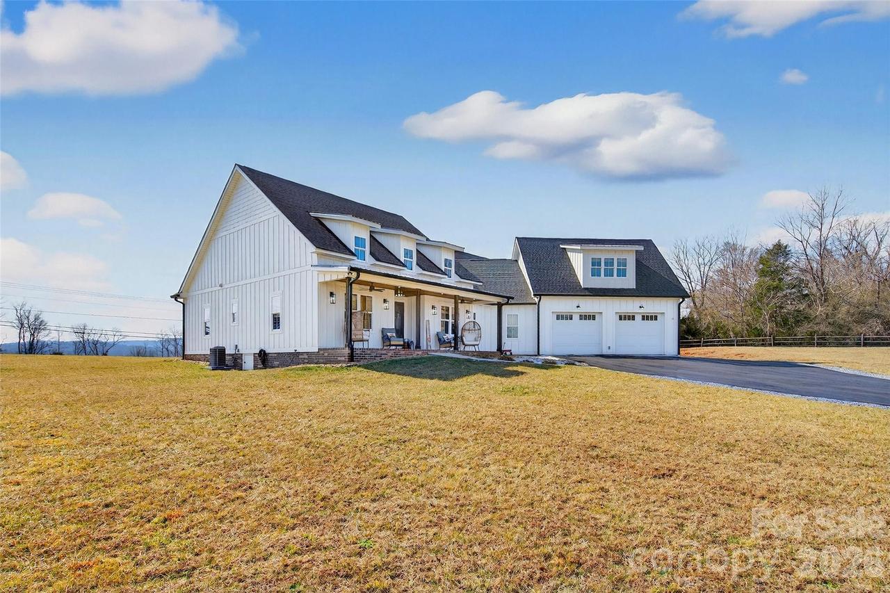 115 Pondview Dr., Nebo, NC 28761