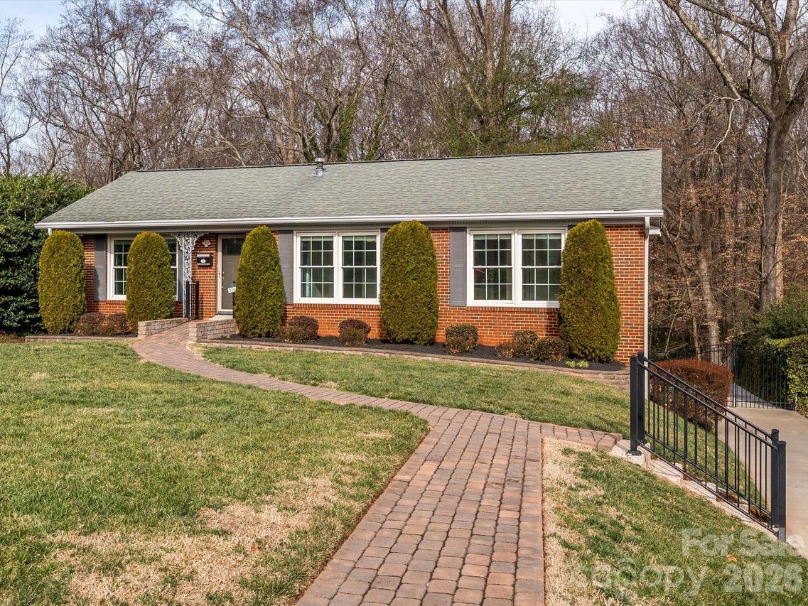 2201 Wensley Dr., Charlotte, NC 28210