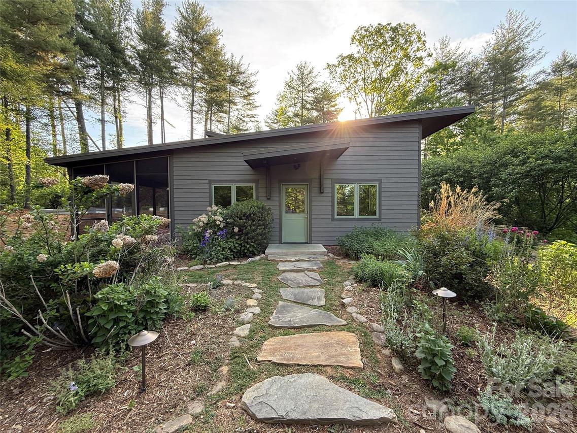858 Mills Gap Rd., Fletcher, NC 28732