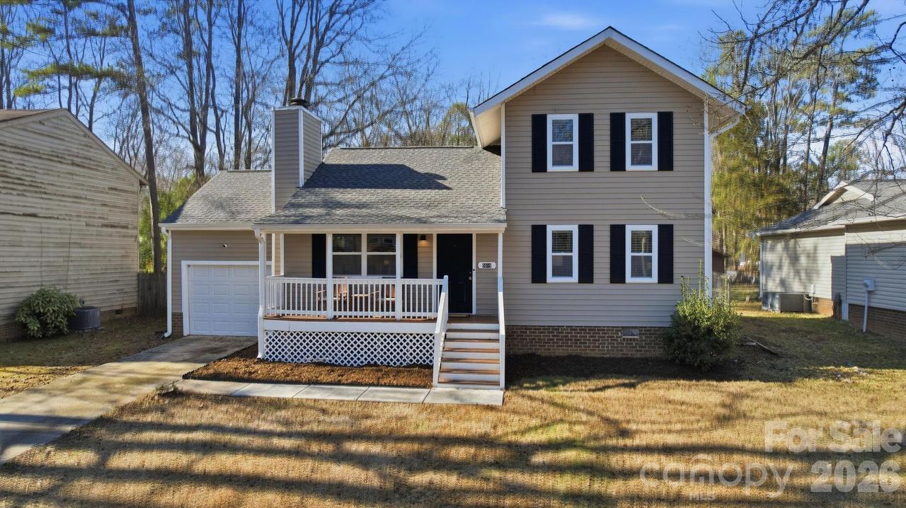 5019 Rolling Oak Ln., Charlotte, NC 28227