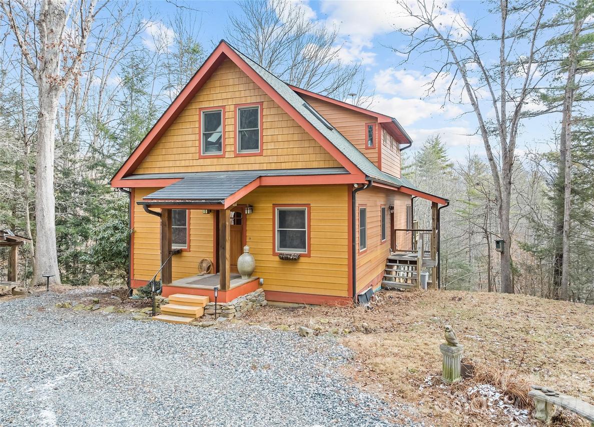 553 River Bend Dr., Mars Hill, NC 28754