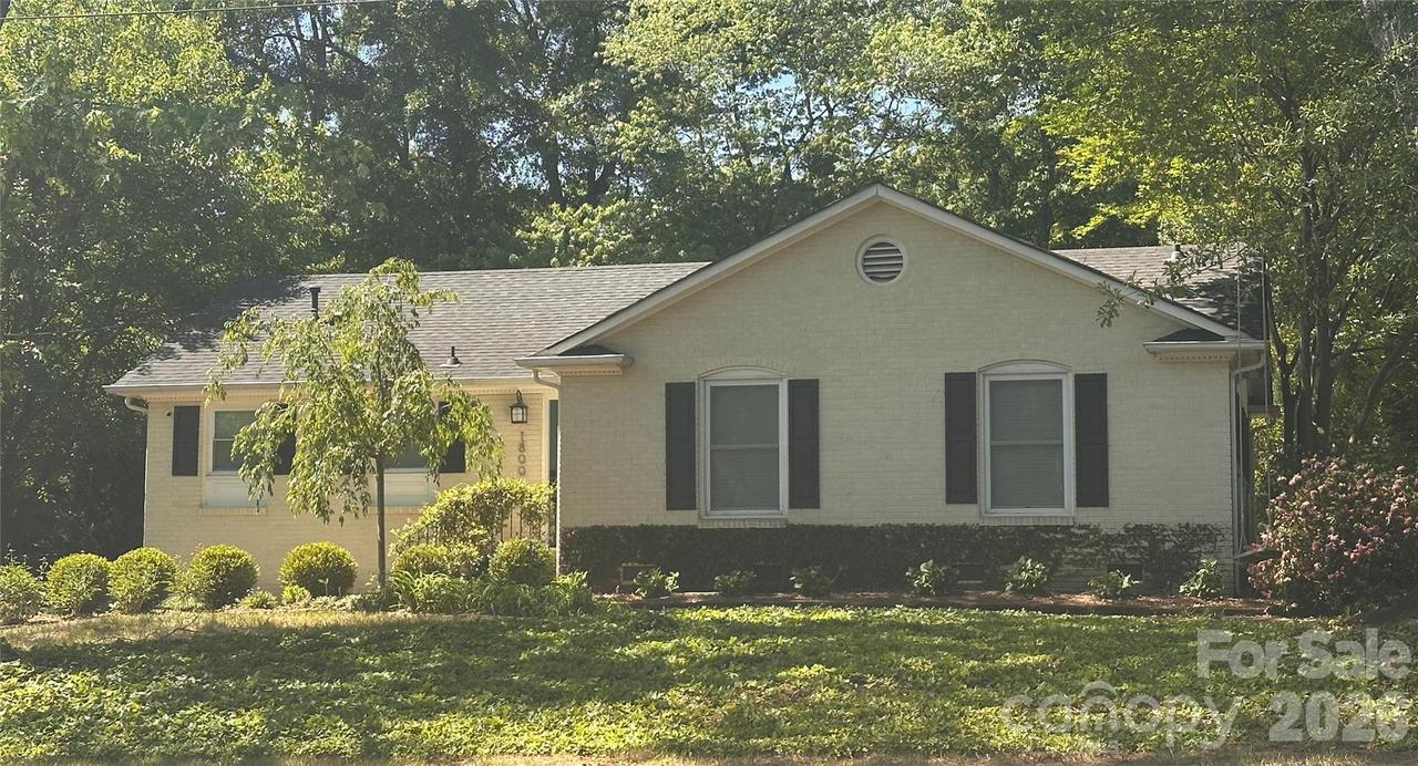 1800 Emerywood Dr., Charlotte, NC 28210