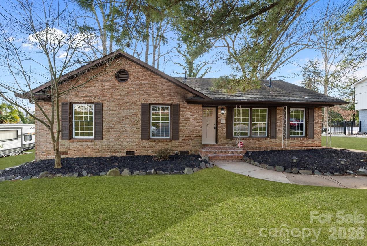 7101 Woodstock Dr., Charlotte, NC 28210