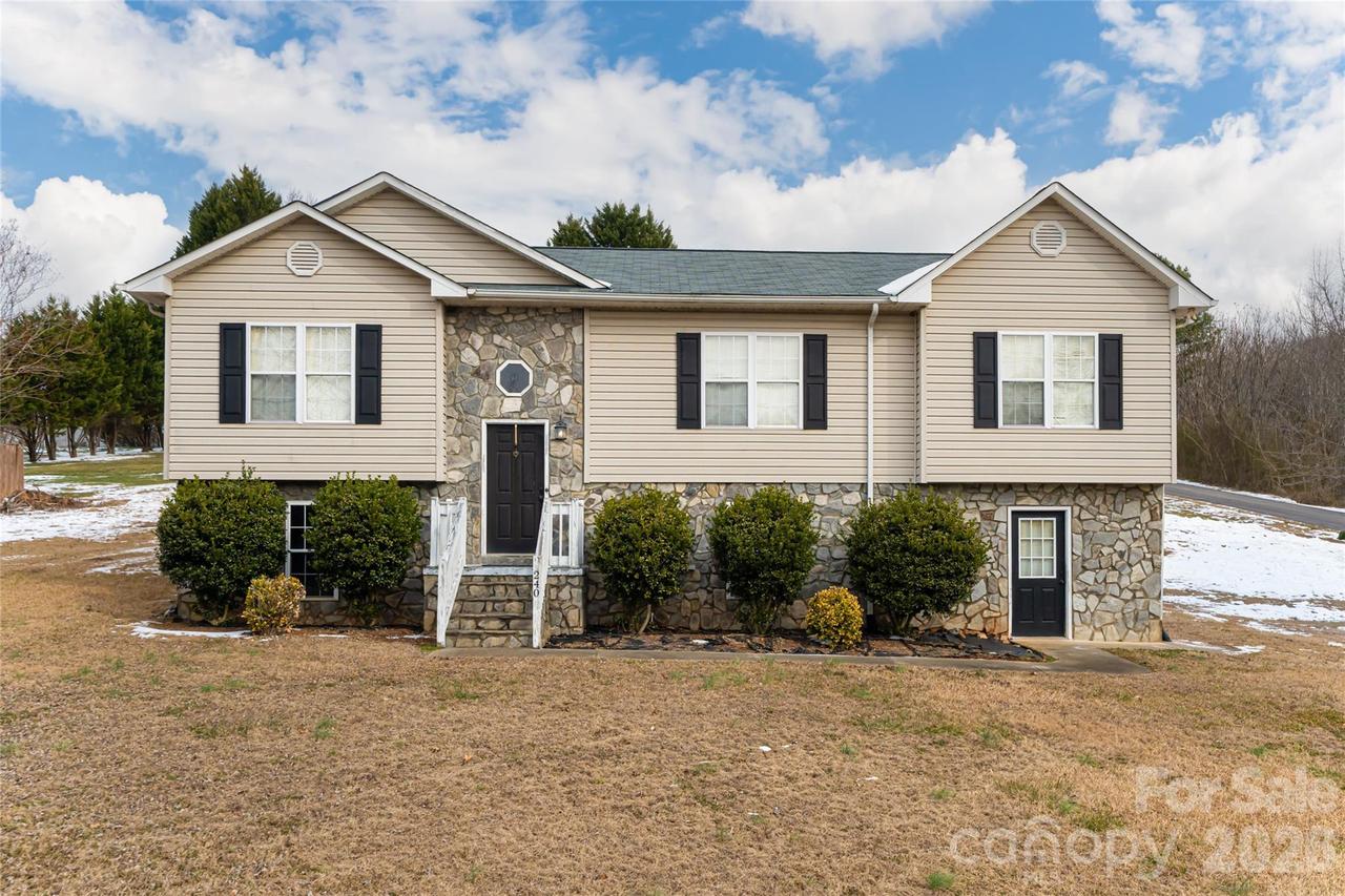 240 Taylor Cir., Granite Falls, NC 28630
