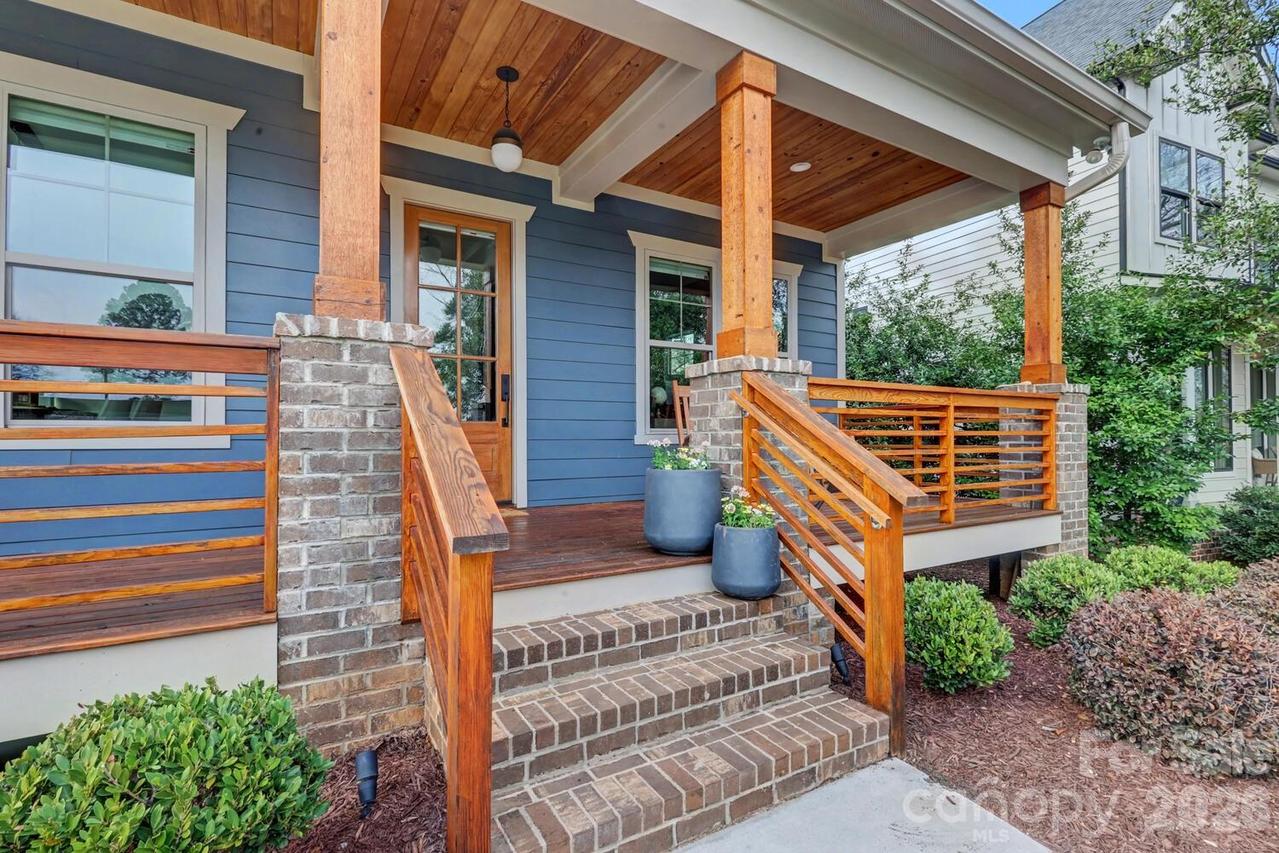 2852 Dorchester Pl., Charlotte, NC 28209