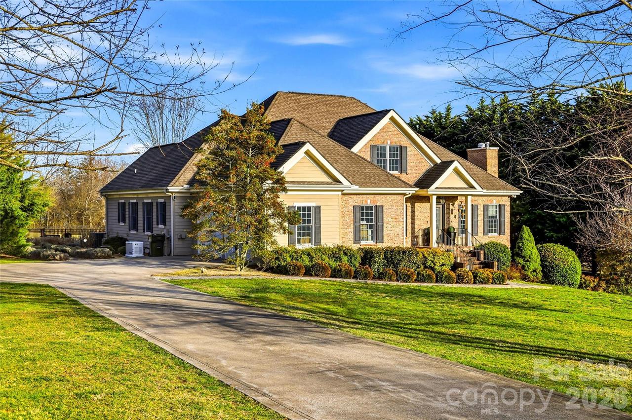 100 Bradford Farm Rd., Mills River, NC 28759