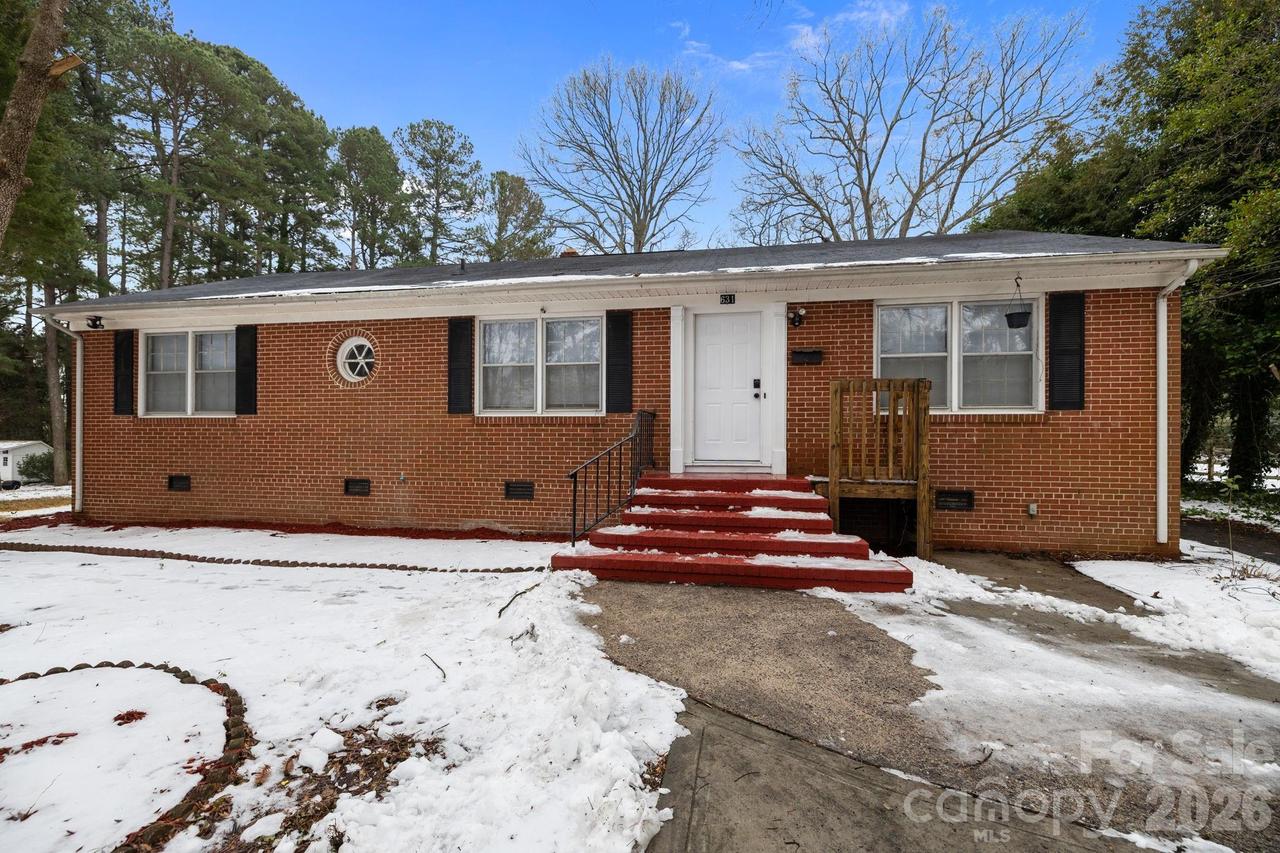 631 Townsend Ave., Gastonia, NC 28052