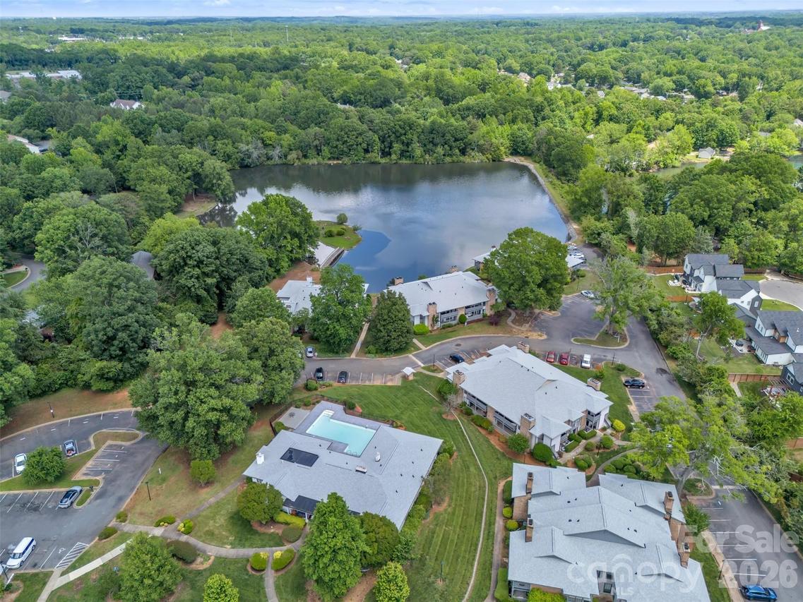 5839 Harris Grove Ln., Charlotte, NC 28212