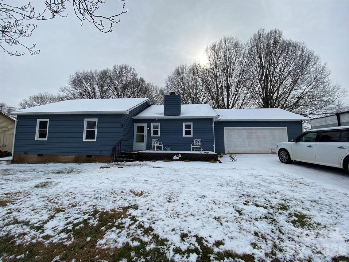 72 Pleasant Garden Dr., Taylorsville, NC 28681