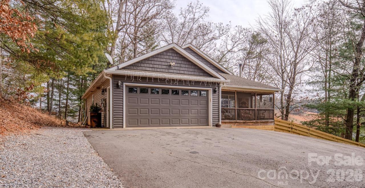 242 Meadow Ln., Leicester, NC 28748